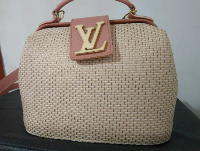 Bolsa Louis Vuitton - palha