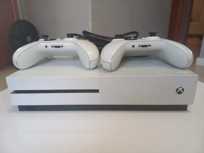 Xbox One usado+3 Jogos Mídia Física