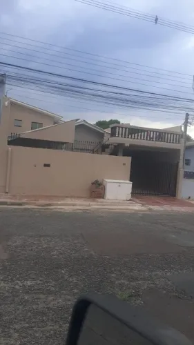 Aluga-se casa por R$1.900