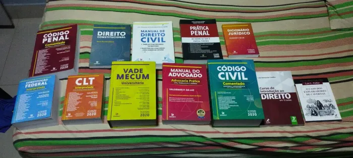 Coleção completa livros de Direito 
