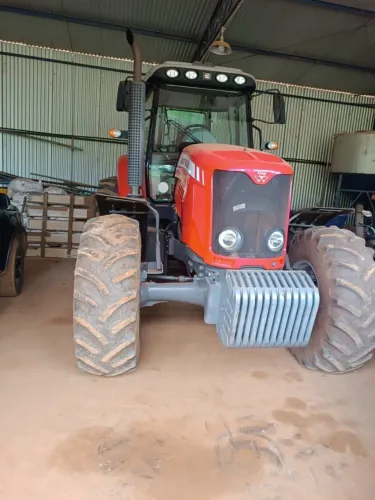 Trator Massey Ferguson *