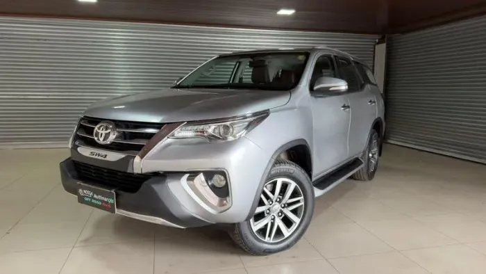 Toyota Hilux SW4 SRX 4X4 2.8 TDI 16V Dies. Aut. 2016