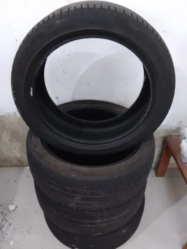 Vendo pneu Pirelli Scorpion usados 235/45/19 800,00