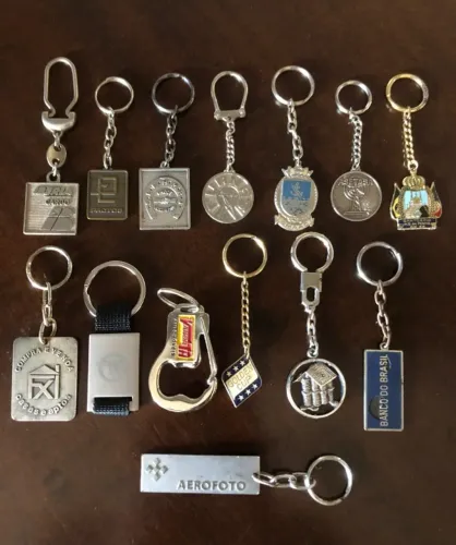 Chaveiros colecionáveis em metal