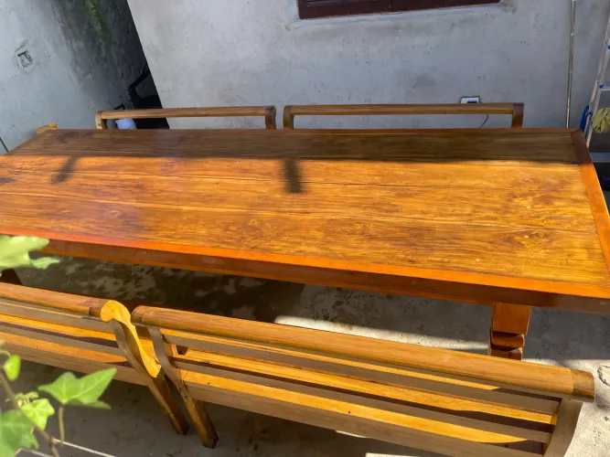 Mesa de madeira Freijó maciça