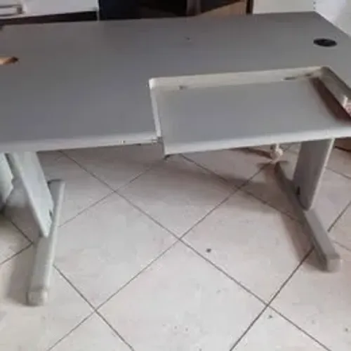 Mesa para PC (G) com base de ferro