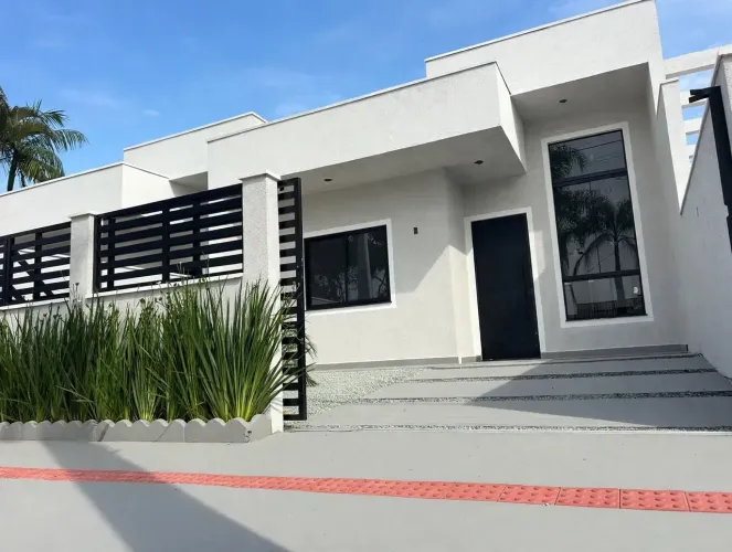 Casa com 2 Dormitórios e Suíte na Quinta dos Açorianos