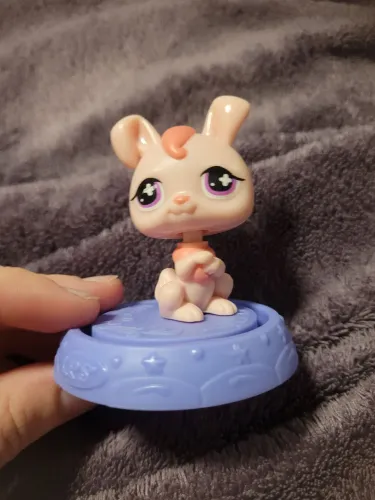 Littlest Pet Shop Coelho Rosa McDonald's 2009 com Base Original