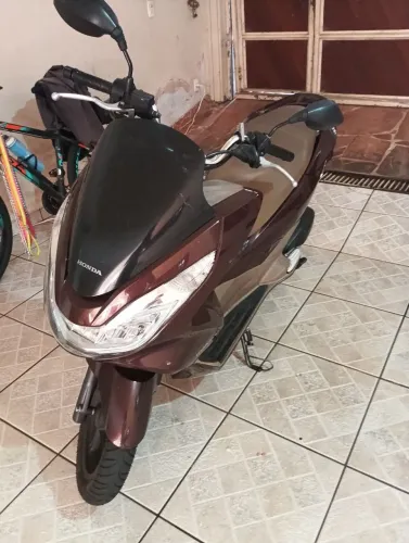 Honda PCX 150 DLX 2018 - 26.500 km