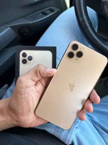 iPhone 11 Pro Max impecável!! Nunca aberto