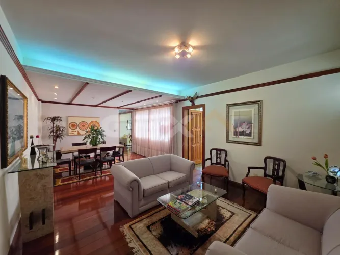 Apartamento à Venda com 03 Quartos no Bairro Centro de Divinópolis MG.