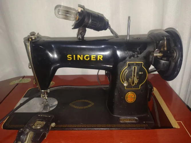 Máquina de Costura Singer 15c - Elétrica