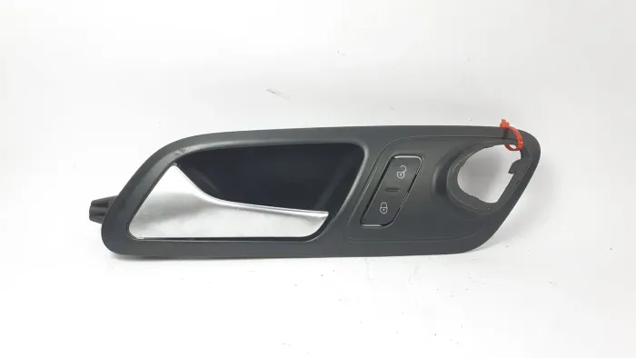Maçaneta Interna Diant. Esq. Volkswagen Passat Cc 08 A 12 Preto Dianteira