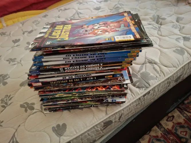 49 quadrinhos Marvel e DC mix