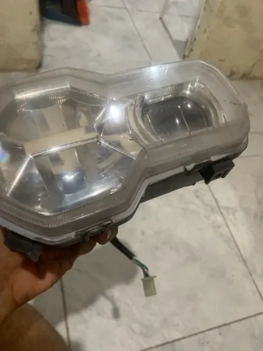 Farol Shi 175 carburada
