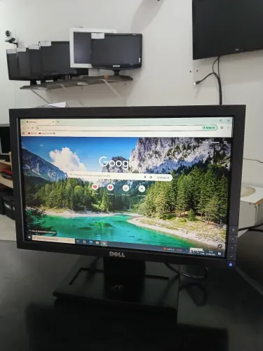 Monitor dell 17" polegadas,  com os cabos, só ligar e usar,  com garantia 