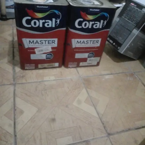 300 reais cada lata