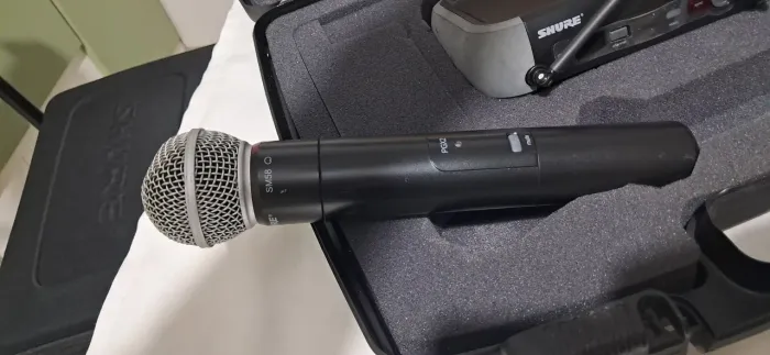 Microfone sem fio shure sm58 + pgx wireless