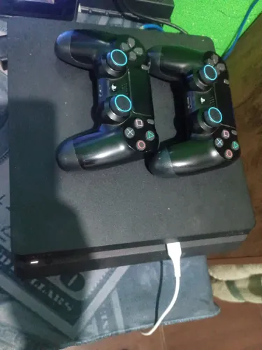 Ps4 slim 1tera nunca aberto usado 2 meses