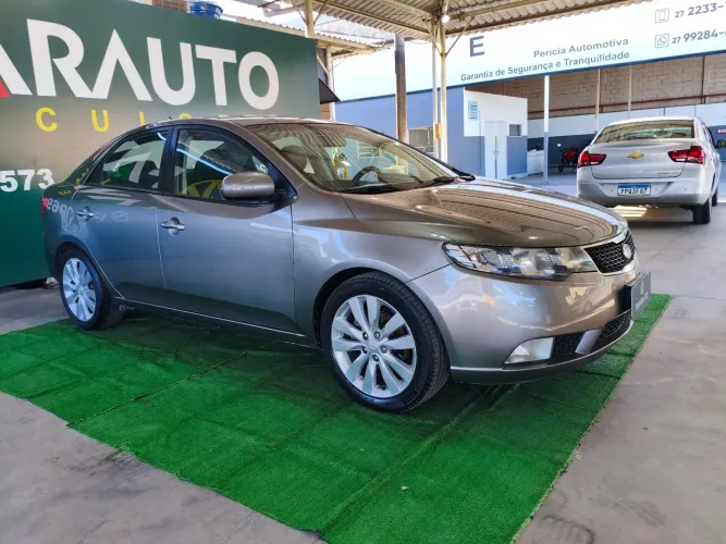 Kia Motors Cerato 1.6 16V Aut. 2013