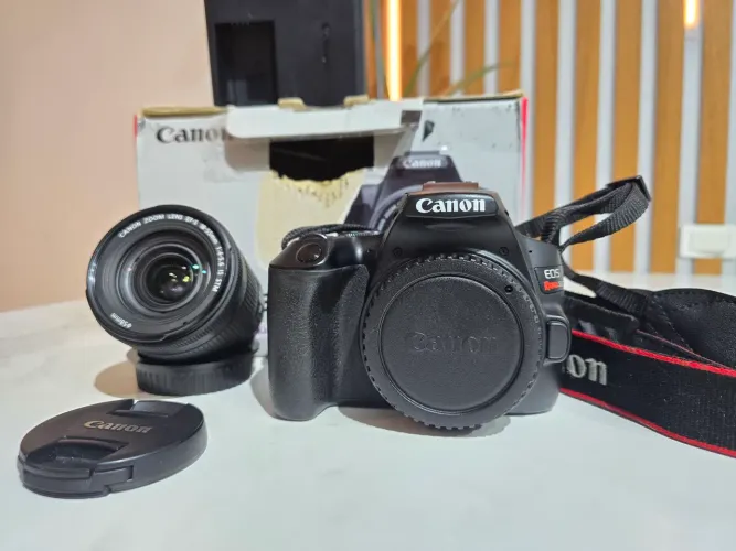 Canon SL3 com Lente 18-55
