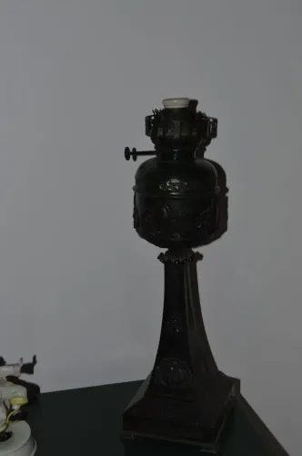 Abajur Art Nouveau que era antigo lampião