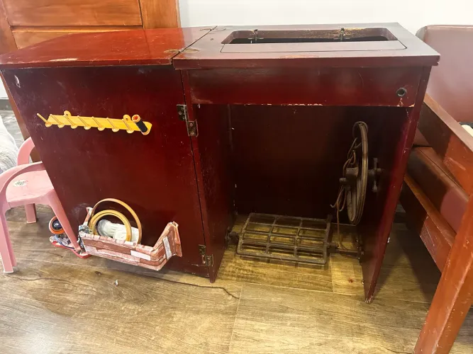 Gabinete para máquina de costura
