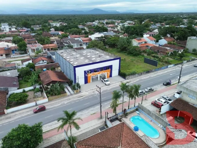 PONTO COMERCIAL E RESIDENCIAL NA AVENIDA CELSO RAMOS
