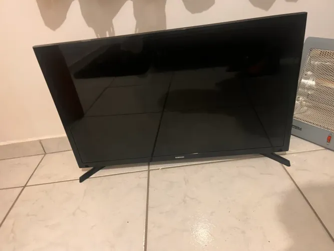 Tv Samsung para retirada de peça 32?