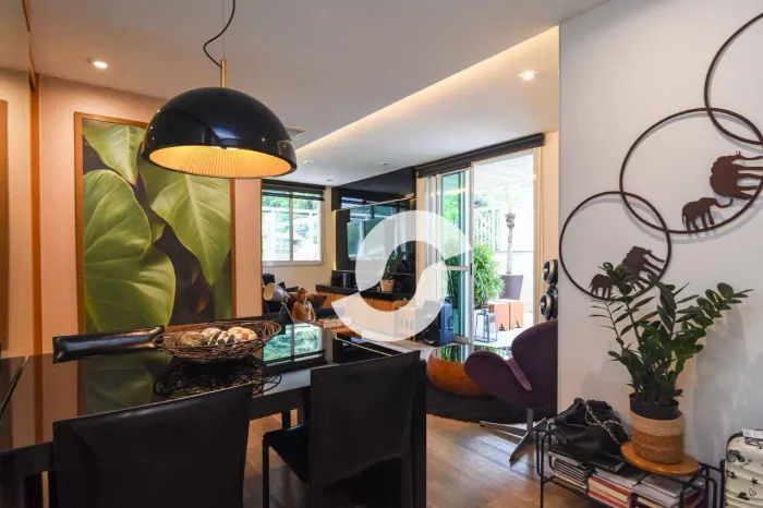 Ótima Cobertura Linear com 3 quartos e 3 vagas com vista para Mata Atlântica à venda, 210