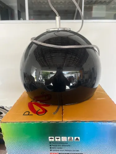 Luminária bola preta