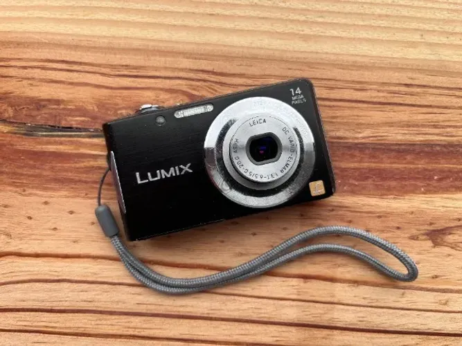 Câmera Lumix 14mpx linda!