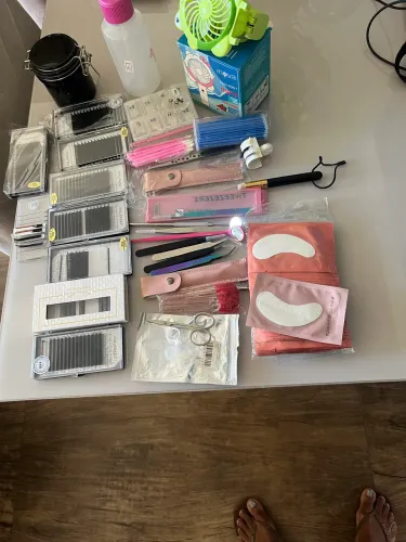 Vendo material de cílios 