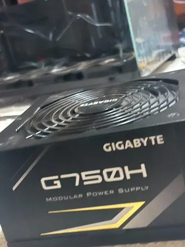 Fonte Gigabyte G750H 750W, 80 Plus Gold, PFC Ativo, Semi Modular, GP-G750H