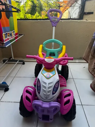 Carrinho de passeio infantil/ triciclo