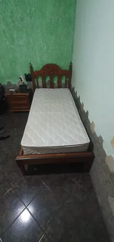 Cama de solteiro colonial maciça 