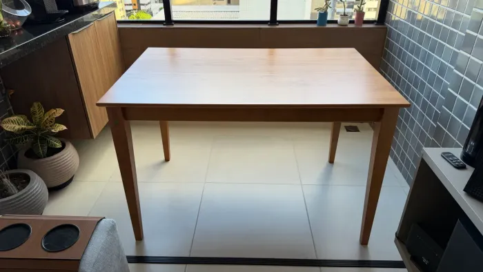 Mesa madeira maciça (Meu Móvel de Madeira)