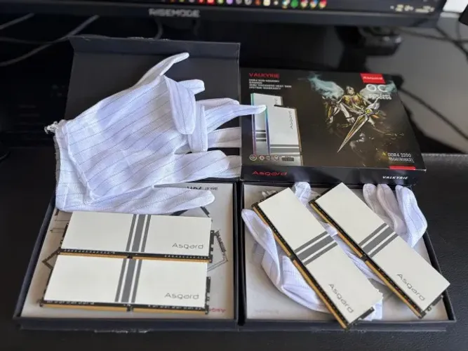 KIT COM 4 MEMORIAS DDR4 DE 8 GB (32GB) Asgard Valkyrie V5 