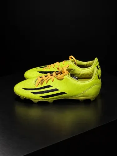 Vendo Chuteira do Messi Campo adidas F10 Afa FG