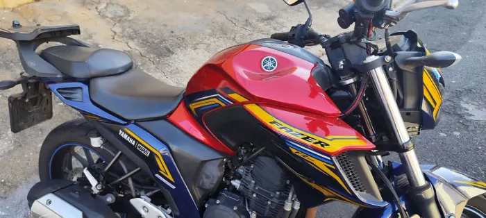 FZ25 em excelente conservação!