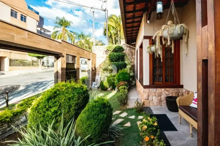 Casa para aluguel, 4 quartos, 1 suíte, 4 vagas, Castelo - Belo Horizonte/MG