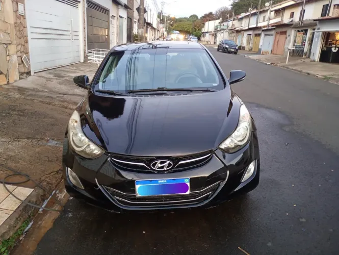 Hyundai Elantra GLS 1.8 16V Aut. 2013