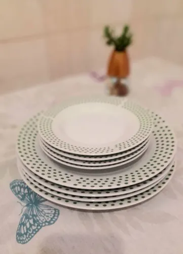 PREÇO NEGOCIÁVEL: Kit 4 pratos de jantar + 4 sobremesa - Simply Basic