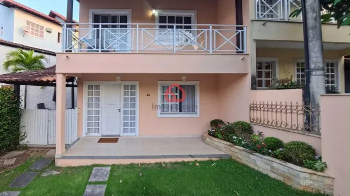 Casa em Condomínio : Triplex / Residencial / FREGUESIA (JACAREPAGUÁ)