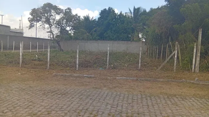 Terreno de esquina no Sim