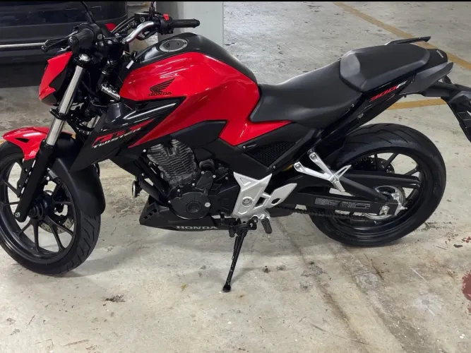 Honda CB Twister 300 2024 - 20 mil km - Impecável