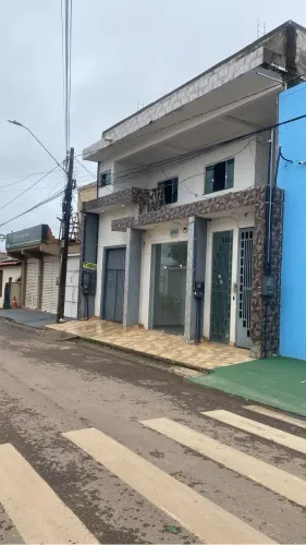 Vendo este lindo prédio de dois pavimentos na rua d 5 quadra 76 lote 41 cidade jardim