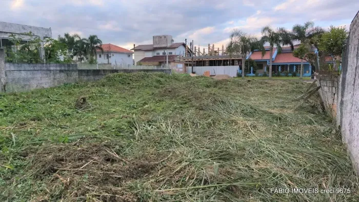 EXCELENTE TERRENO Á VENDA NA PRAIA DA DANIELA 200M DA PRAIA