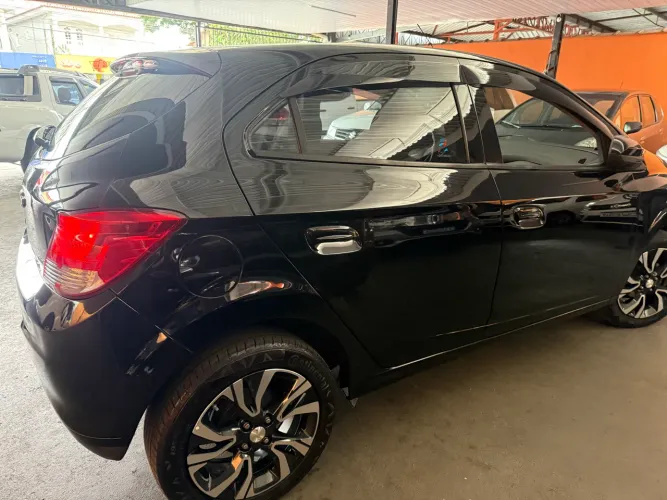 Chevrolet Onix Hatch LT 1.0 8V Flex Power Mec. 4P 2013