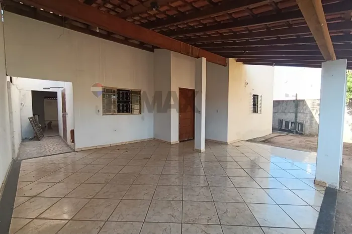CASA COM 4 QUARTOS E 2 BANHEIROS | PRÓXIMA À AV. CLODOALDO GARCIA - SAÍDA PARA BRASILÂNDIA